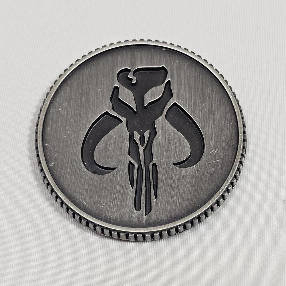 Disney Star Wars Mandalorian Boba Fett Mythosaur Skull Coin 2" Metal Silver Tone - Picture 2 of 3